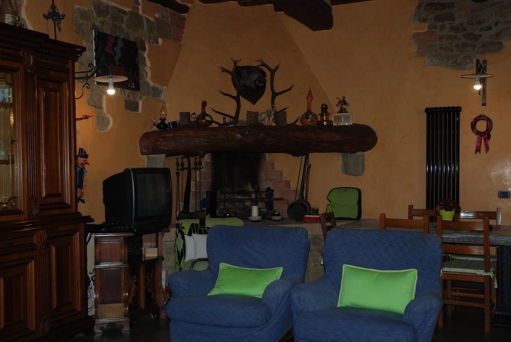 Podere Le Buche Pelago ภายนอก รูปภาพ